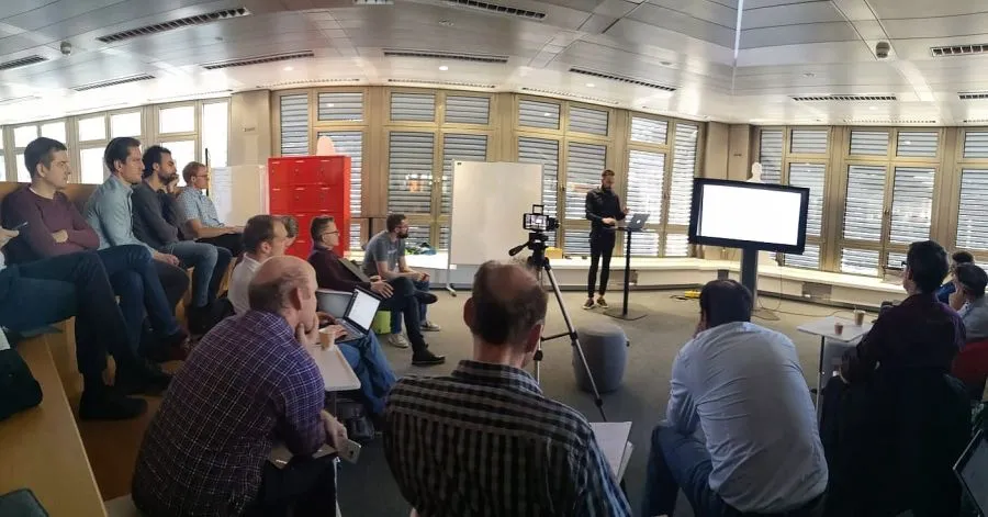 Tomas Trajan speaking about Angular enterprise anti-patterns in Die Mobiliar